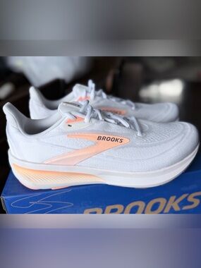 Brooks Revel 9